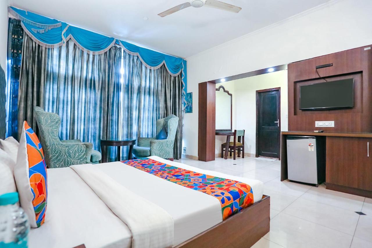 Fabexpress Lloyd House Hotell New Delhi Exteriör bild