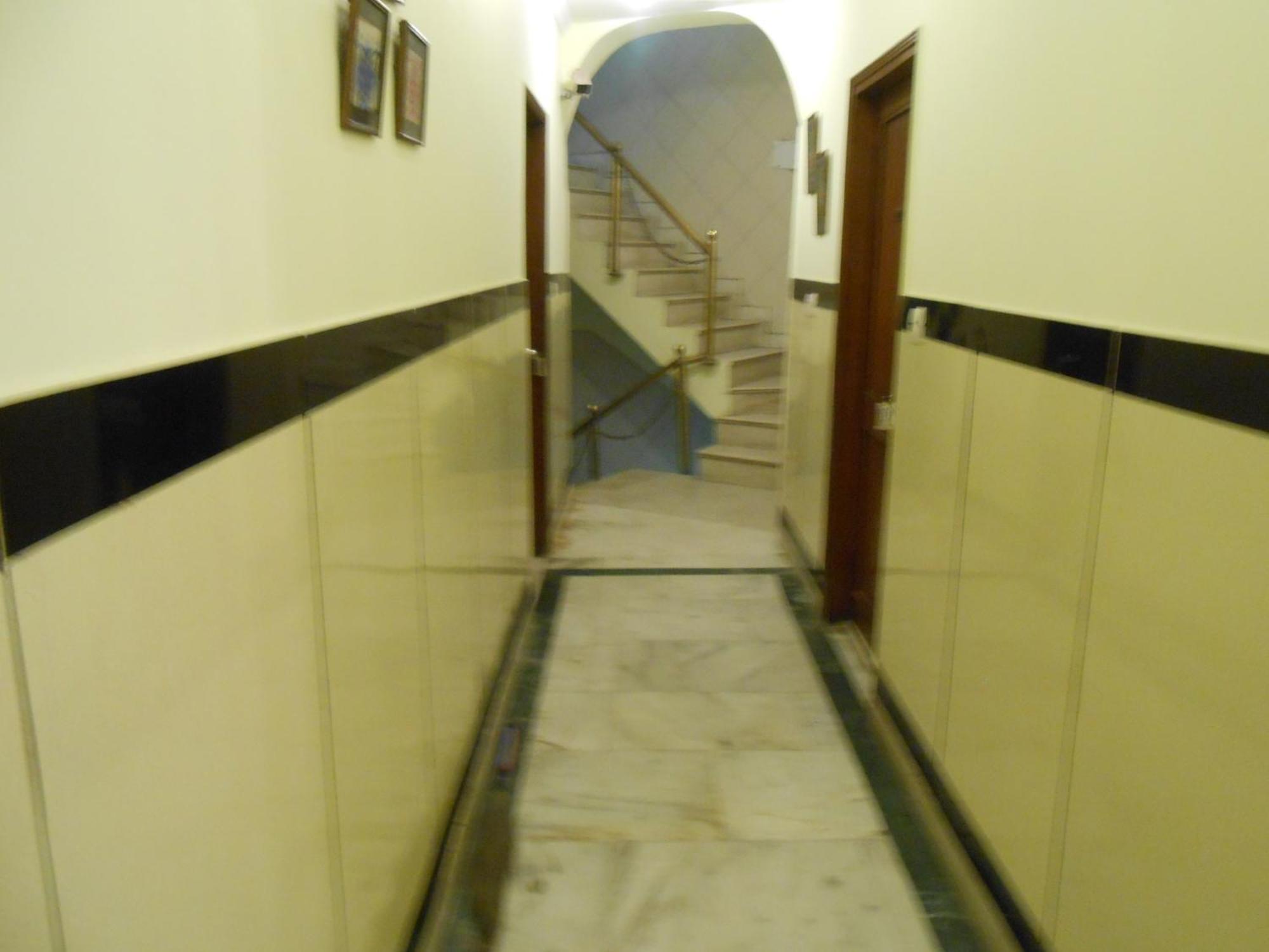 Fabexpress Lloyd House Hotell New Delhi Exteriör bild