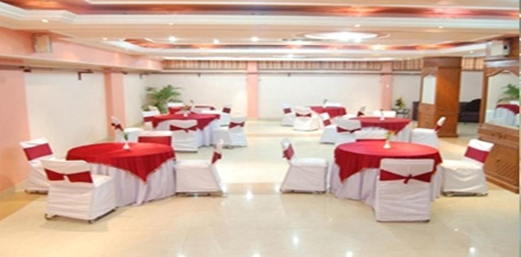 Fabexpress Lloyd House Hotell New Delhi Exteriör bild